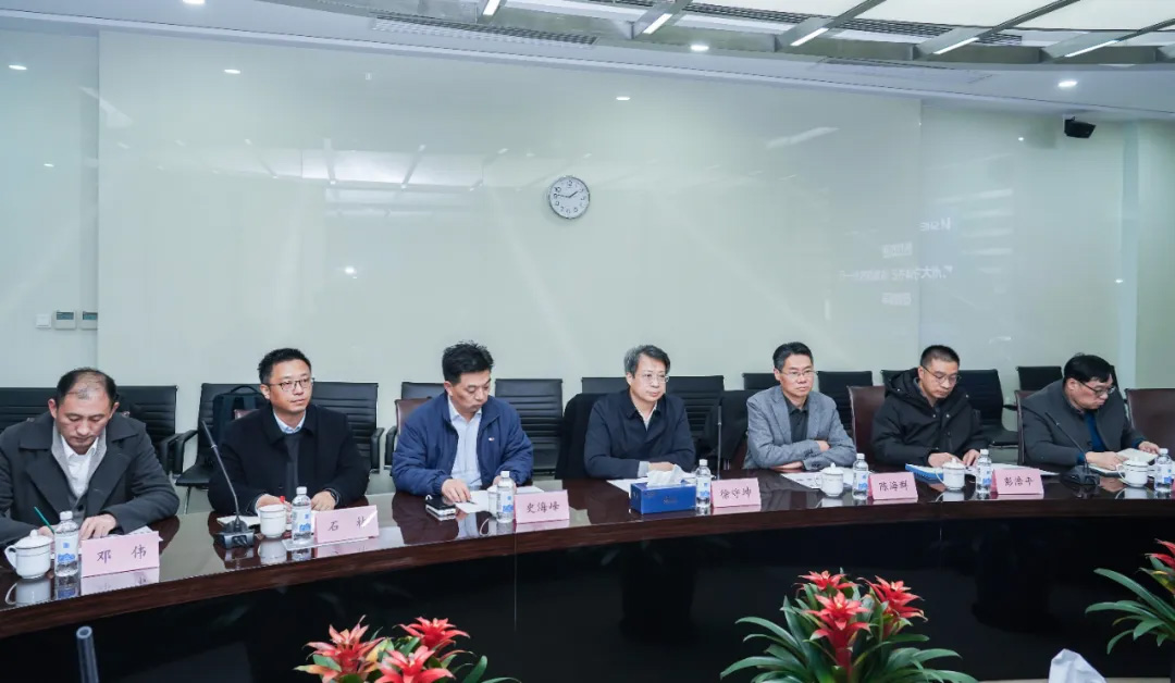 常州大學(xué)徐守坤書記、陳海群校長(zhǎng)一行蒞臨神開參觀考察(圖5)